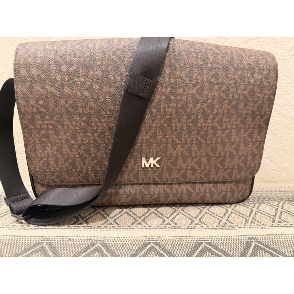 Michael Kors Brown MK Logo Messenger Bag Fits 17in laptop retails $348 Excellent - Picture 3 of 10